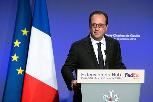 Hollande quiere perseguir a los terroristas de Daesh hasta Raqqa Hollande quiere perseguir a los terroristas de Daesh hasta Raqqa